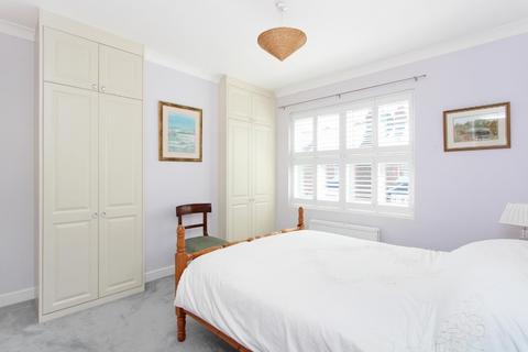 29 Mill Plat Avenue, Isleworth, TW7 6RD