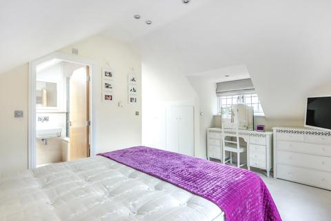 Emily House Totteridge Green, London, N20 8PY