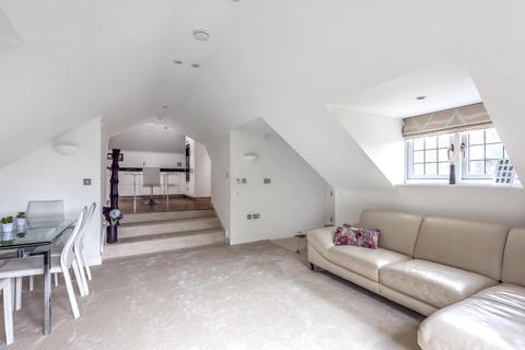 Emily House Totteridge Green, London, N20 8PY