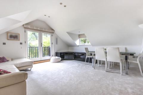 Emily House Totteridge Green, London, N20 8PY