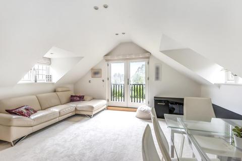 Emily House Totteridge Green, London, N20 8PY