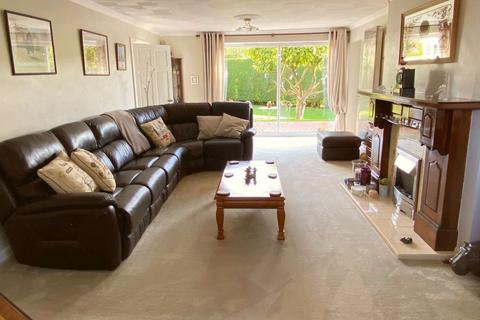 10 Cumberland Close, Northampton, NN3 2AD
