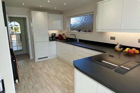 10 Cumberland Close, Northampton, NN3 2AD
