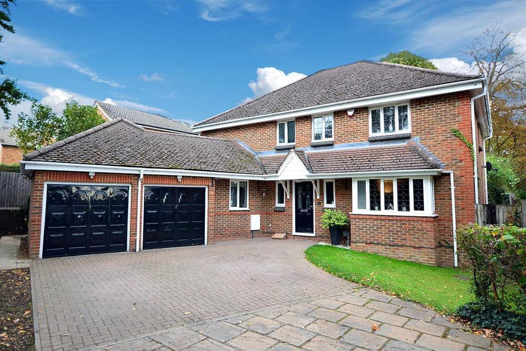 Old Road, Rowtown, Addlestone, KT15 4 bed detached house £865,000