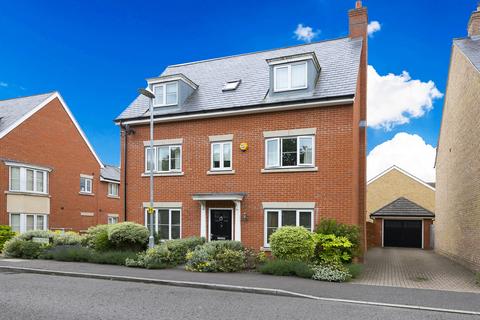 7 Boleyn Row, Epping, CM16 6FF