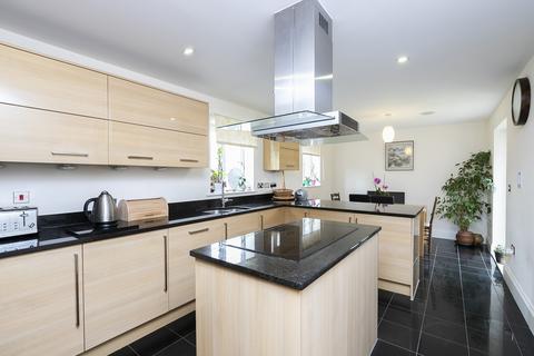 7 Boleyn Row, Epping, CM16 6FF