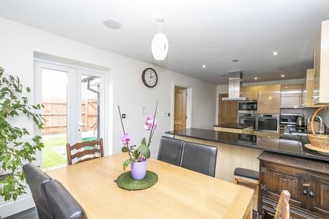7 Boleyn Row, Epping, CM16 6FF
