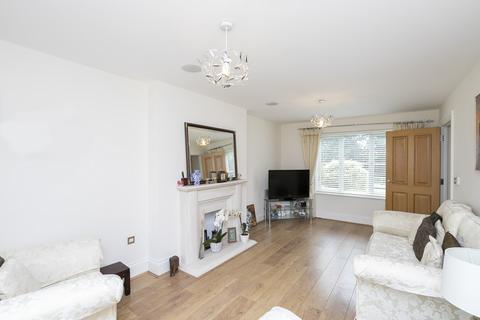 7 Boleyn Row, Epping, CM16 6FF