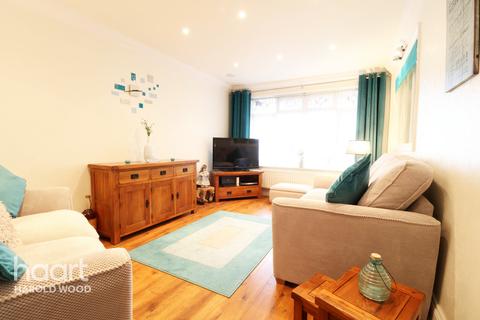 26 The Mount, Romford, RM3 7LJ