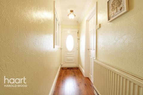 26 The Mount, Romford, RM3 7LJ