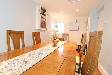 26 The Mount, Romford, RM3 7LJ