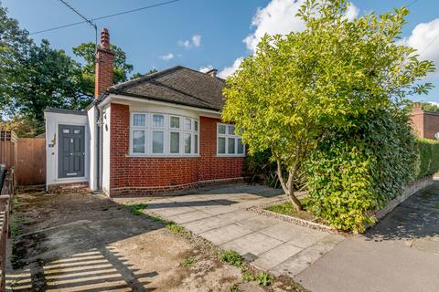 16 Broadfields, Harrow, HA2 6NH