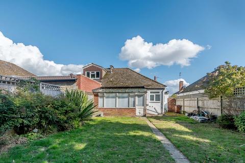 16 Broadfields, Harrow, HA2 6NH