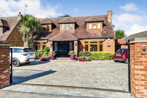 38 Wharf Road, Wraysbury, Staines, TW19 5JQ