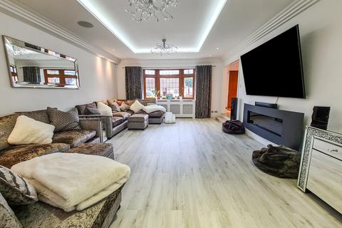 38 Wharf Road, Wraysbury, Staines, TW19 5JQ