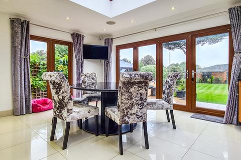 38 Wharf Road, Wraysbury, Staines, TW19 5JQ