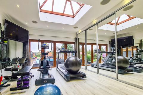 38 Wharf Road, Wraysbury, Staines, TW19 5JQ