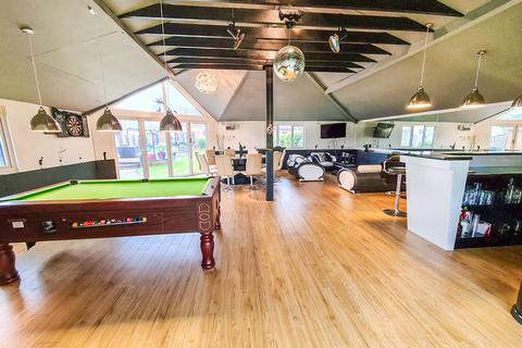 38 Wharf Road, Wraysbury, Staines, TW19 5JQ