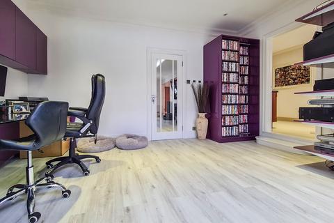 38 Wharf Road, Wraysbury, Staines, TW19 5JQ