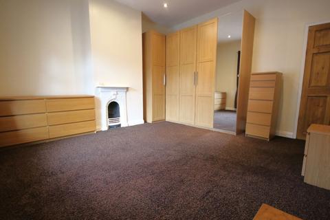 21 Turner Street, Lees, Oldham, OL4 3JH