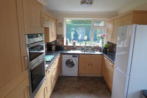 54 Fairview Drive, Broadstone, BH18 9AP