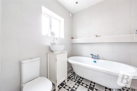 12 Clarence Avenue, Upminster, RM14 2RL