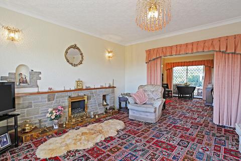 82 Upper Lane, Netherton, Wakefield, WF4 4NF