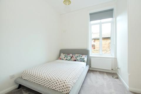 Flat 1, 17 The Avenue, Datchet, Slough, SL3 9DQ