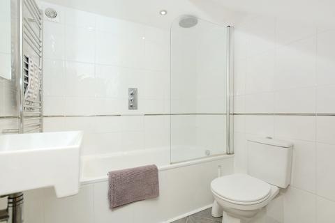 Flat 1, 17 The Avenue, Datchet, Slough, SL3 9DQ