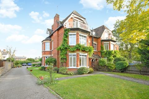 Flat 1, 17 The Avenue, Datchet, Slough, SL3 9DQ