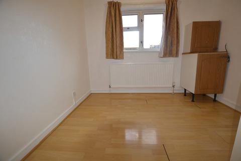 3 bedroom end of terrace house to rent, Oliver Road, Bury St Edmunds