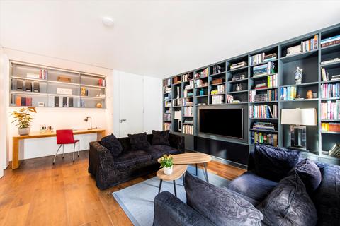 30 Lancaster Mews, London, W2 3QE