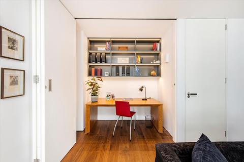 30 Lancaster Mews, London, W2 3QE