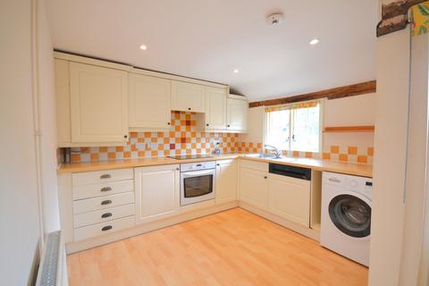 3 bedroom semi-detached house to rent, High Street, Newport