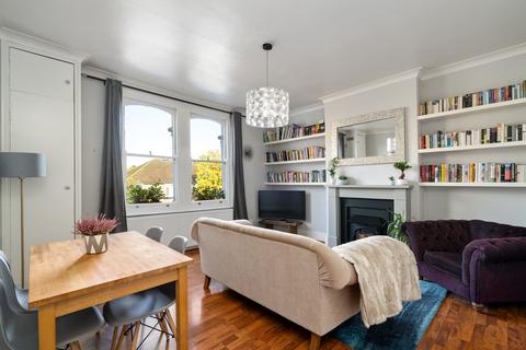 2 bedroom flat for sale - Wellington Road, Wanstead