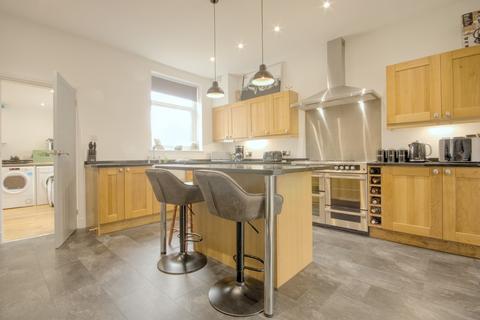 11 Longroyd Road, Earby, Barnoldswick, BB18 6NZ