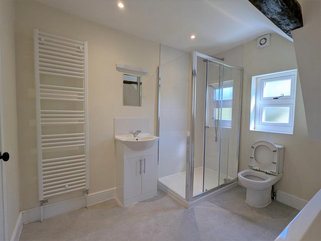 Main Bathroom (1)