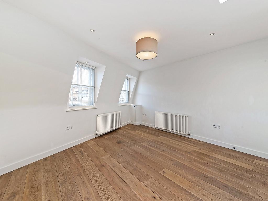 Lisle Street, WC2 H