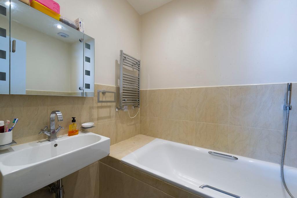 En-Suite Bathroom