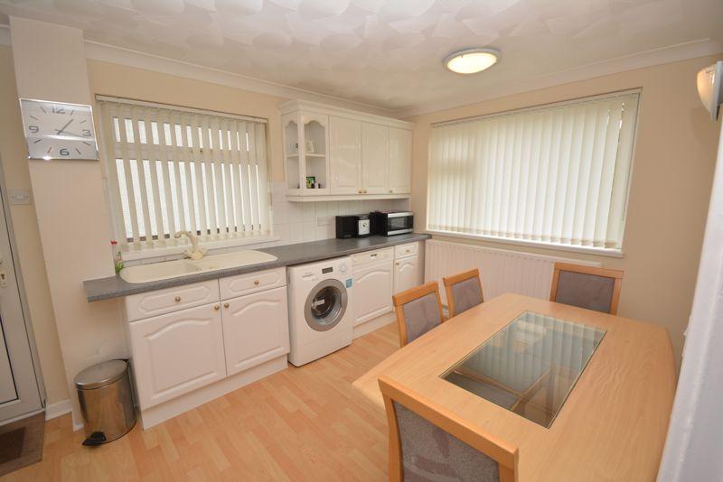 7 Curlew Close, Neath, SA10 7EJ 3 bed detached bungalow £239,950