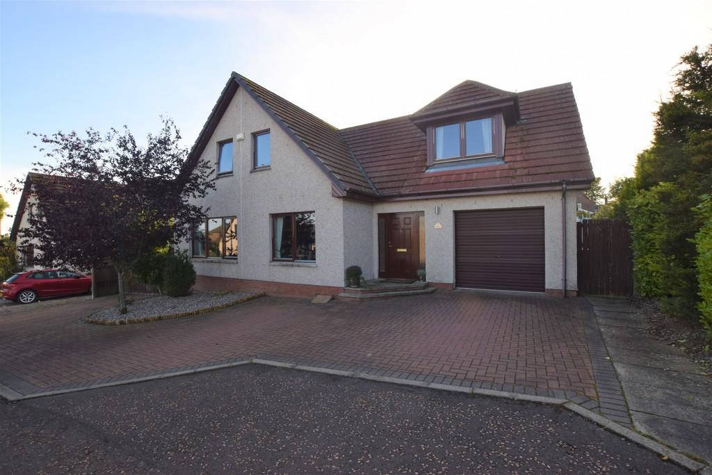 Denwell Court, Alyth, Blairgowrie 5 bed detached house £245,000