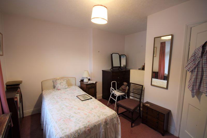 L shape bedroom