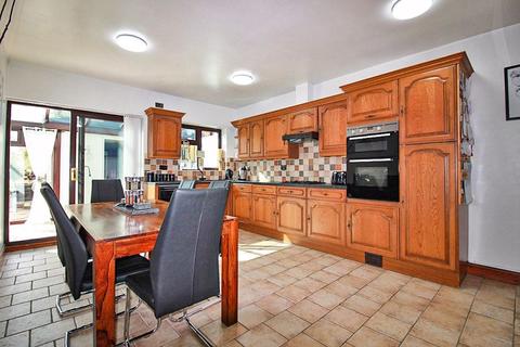 26 Birchfields Road, Willenhall, WV12 4PH