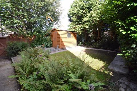 12 Critchmere Lane, Haslemere, GU27 1PE