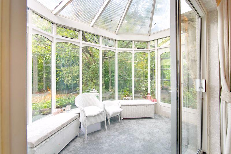 White Lodge, Birmingham Road, Shenstone Wood End 3 bed country house