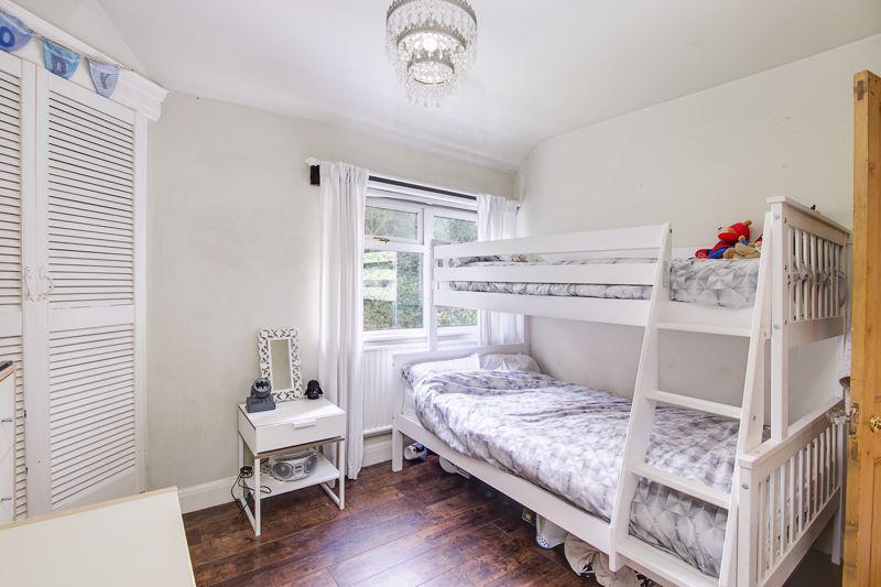 White Lodge, Birmingham Road, Shenstone Wood End 3 bed country house