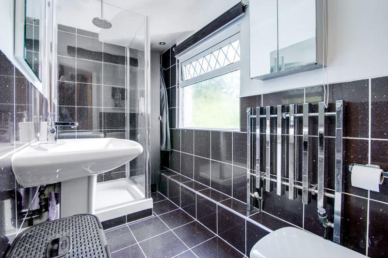 White Lodge, Birmingham Road, Shenstone Wood End 3 bed country house