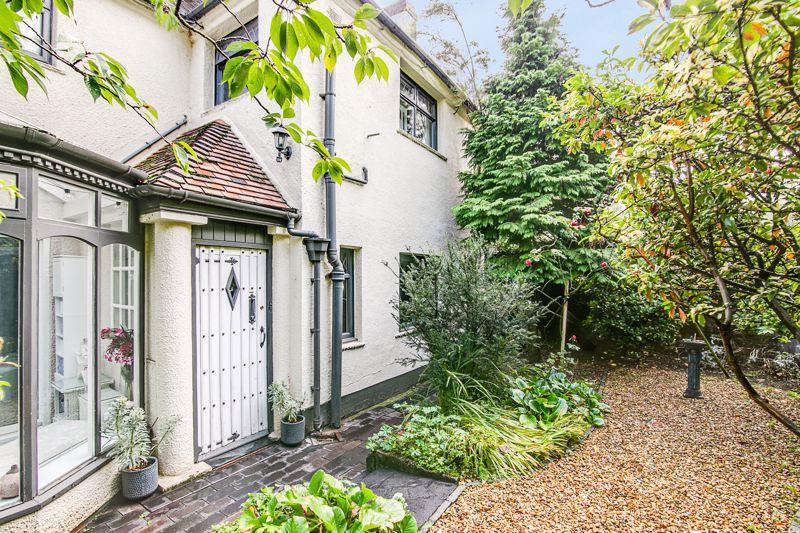 White Lodge, Birmingham Road, Shenstone Wood End 3 bed country house for sale £500,000