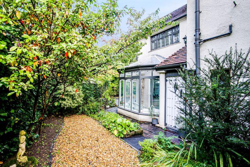 White Lodge, Birmingham Road, Shenstone Wood End 3 bed country house