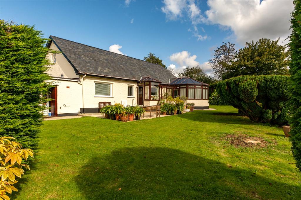 Lon Cae Metta, Llanrug, Caernarfon, Gwynedd, LL55 4 bed detached house